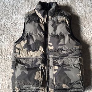 Gap reversible-puffy down style vest